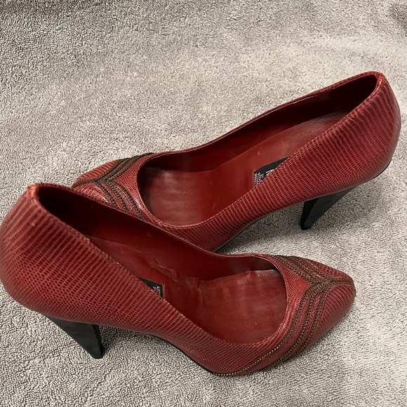 Steven by Steve Madden Multi-Zip Red Pumps, Size 8.5 - Picture 8 of 10